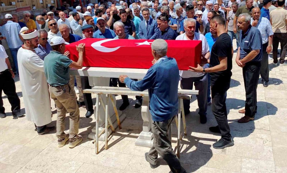 Konya'da hayatını kaybeden emekli polis toprağa verildi