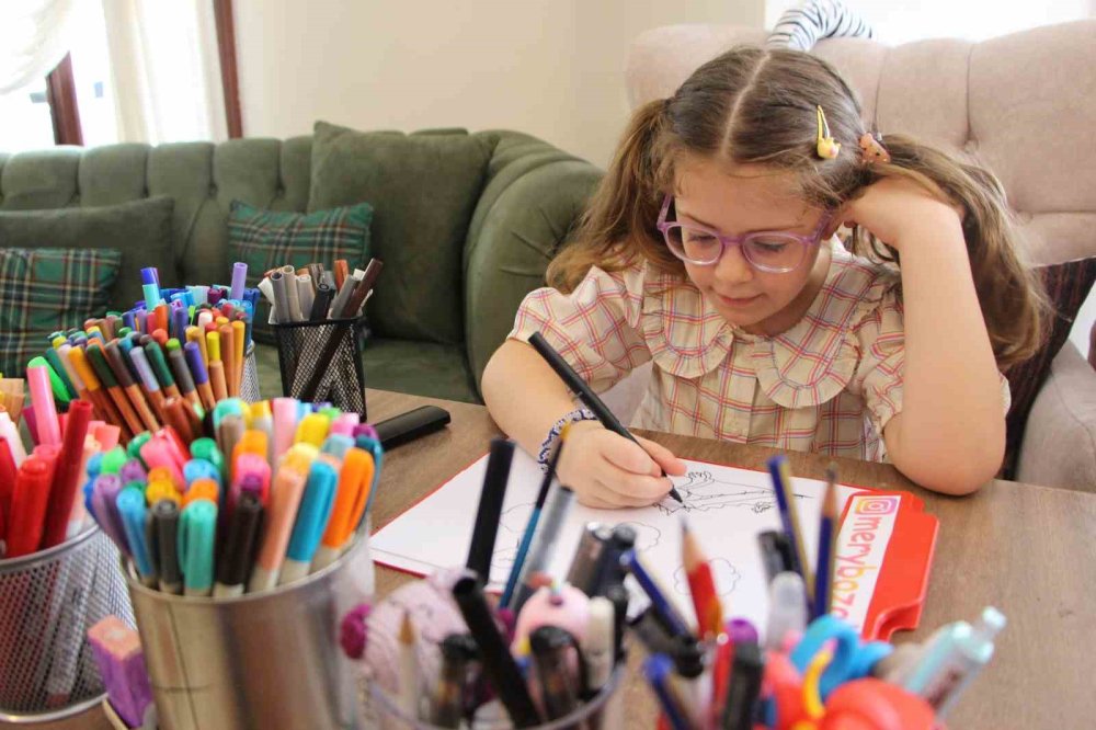 6 yaşındaki Meryem, ressamlara taş çıkartıyor