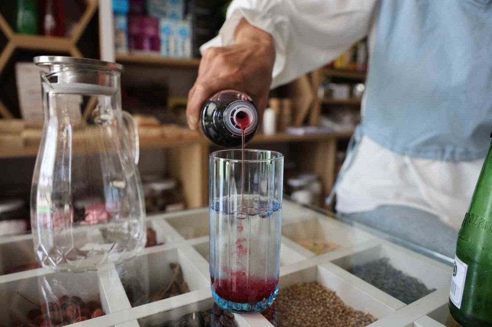 Binbir şifalı yaz içeceği