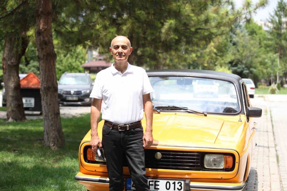 Kara kara düşünüyor... Konya'da baba yadigarı 48 yıllık Anadol ile vedalaşma zamanı