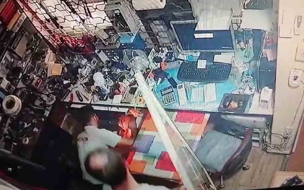 Robot süpürge alev aldı sonra bomba gibi patladı