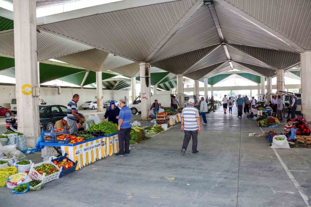 Konya'da hem çiftçi hem vatandaş kazanıyor! Her hafta kuruluyor