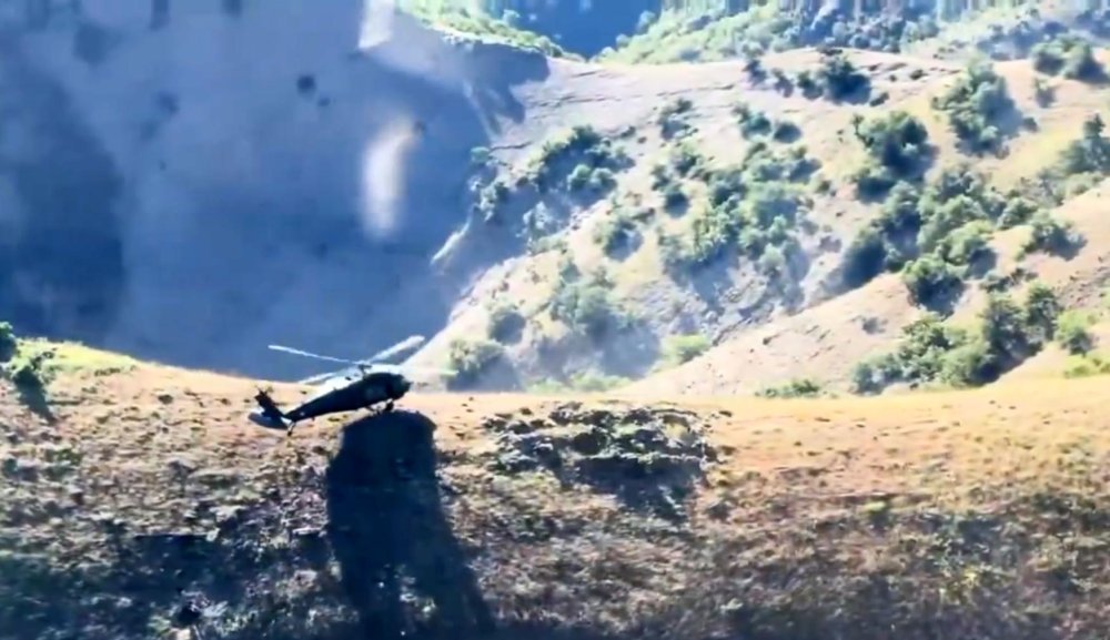 Terör örgütüne 12 ilde operasyon! İnleri başlarına yıkıldı