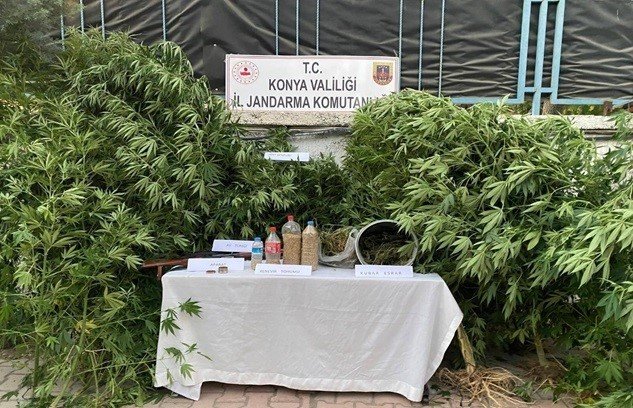 Konya’da uyuşturucu operasyonu: 3 gözaltı var