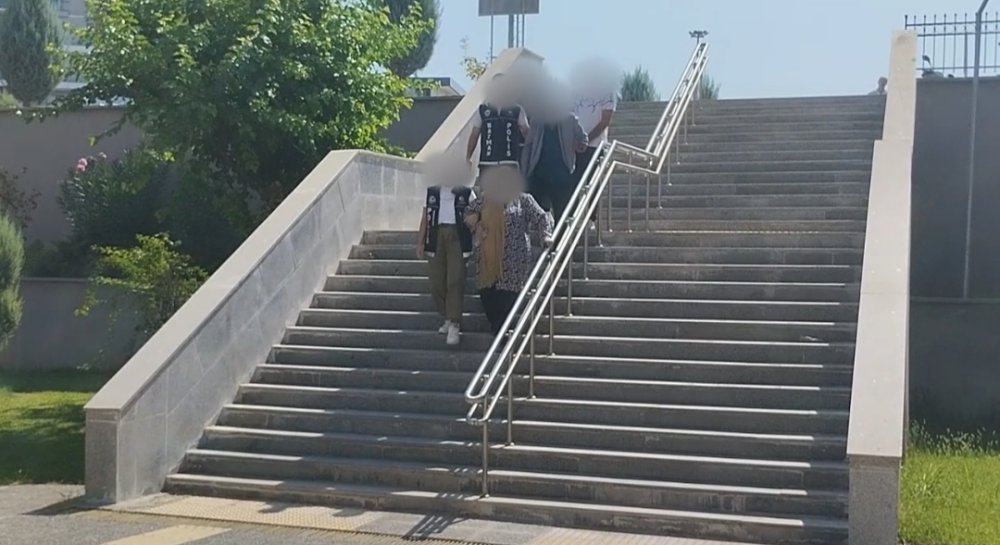 Otel odasında bulunan uyuşturucuya 2 tutuklama