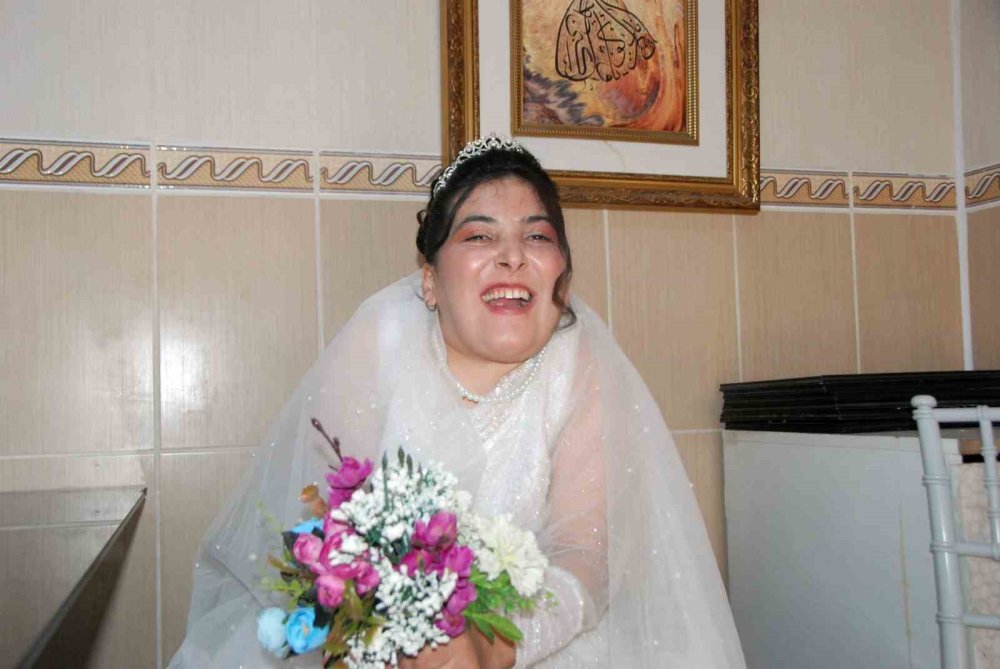 Konya'da engelli kızın 15 yıllık hayali gerçek oldu