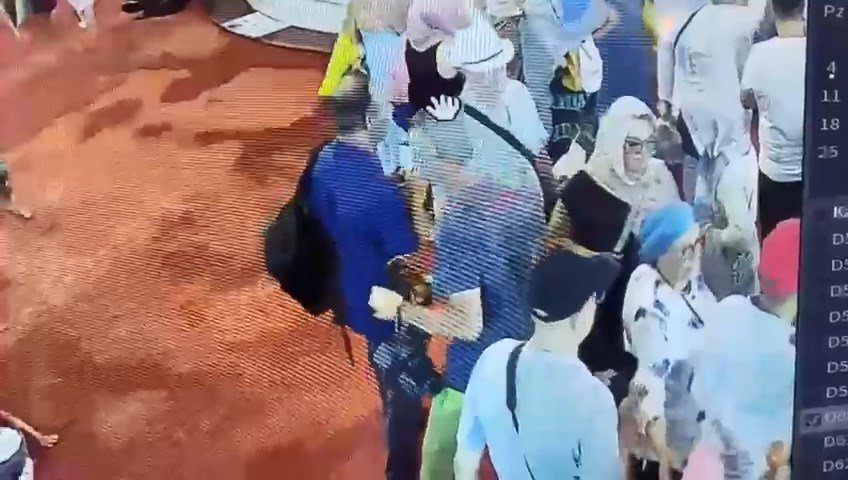 Çalan da turist mağdur olan da