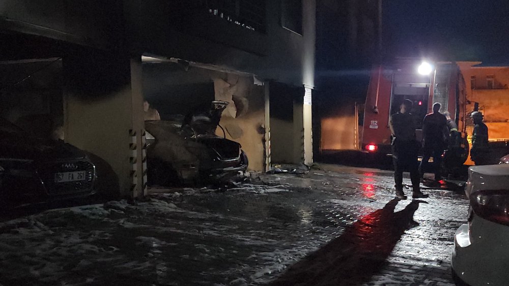 Otomobilde çıkan yangında kundaklama şüphesi