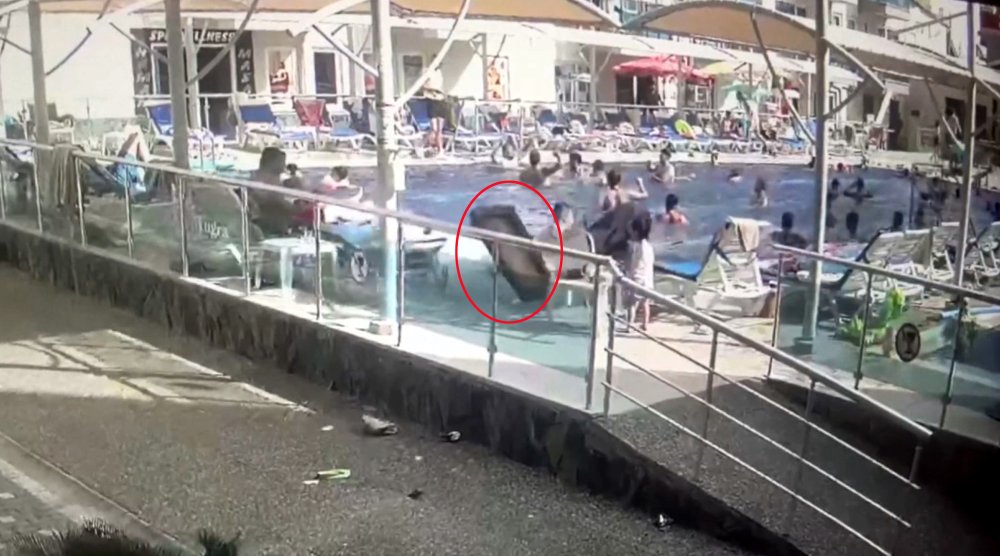 Şezlongda güneşlenirken hayatını kaybetti