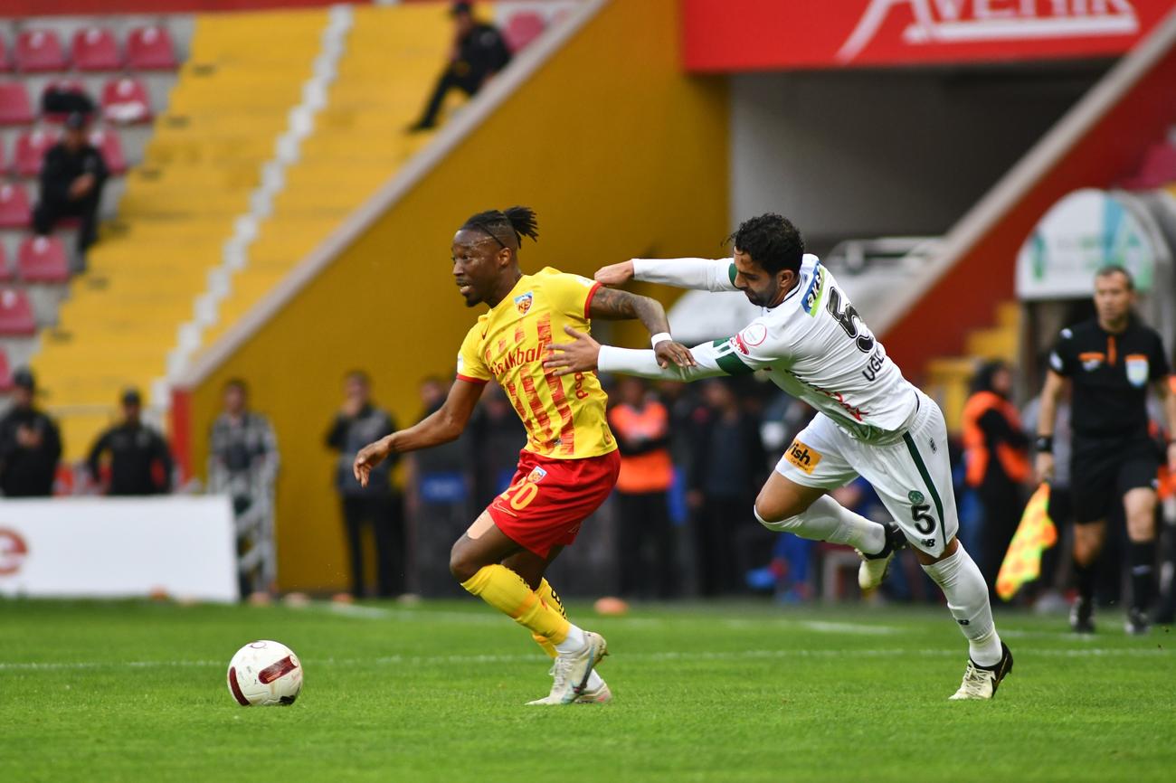 konyaspor-rekabette-onde-2-001.jpg