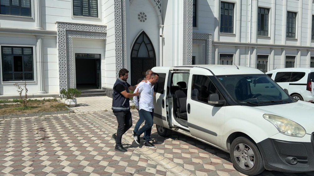 Şoförle tartışan yolcuyu öldürdü