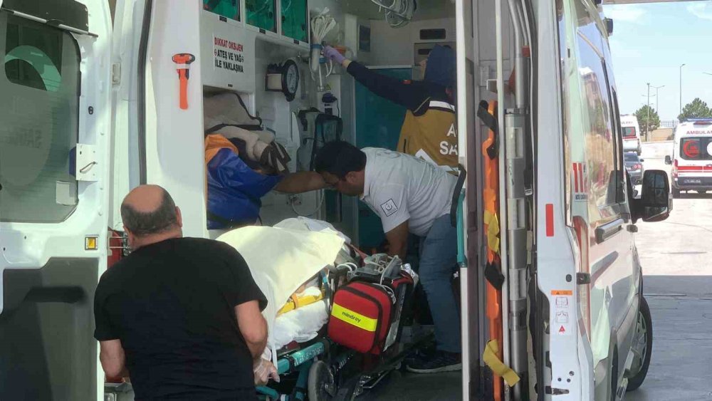 Karaman'da otomobil şarampole takla attı: 2’si ağır 3 yaralı