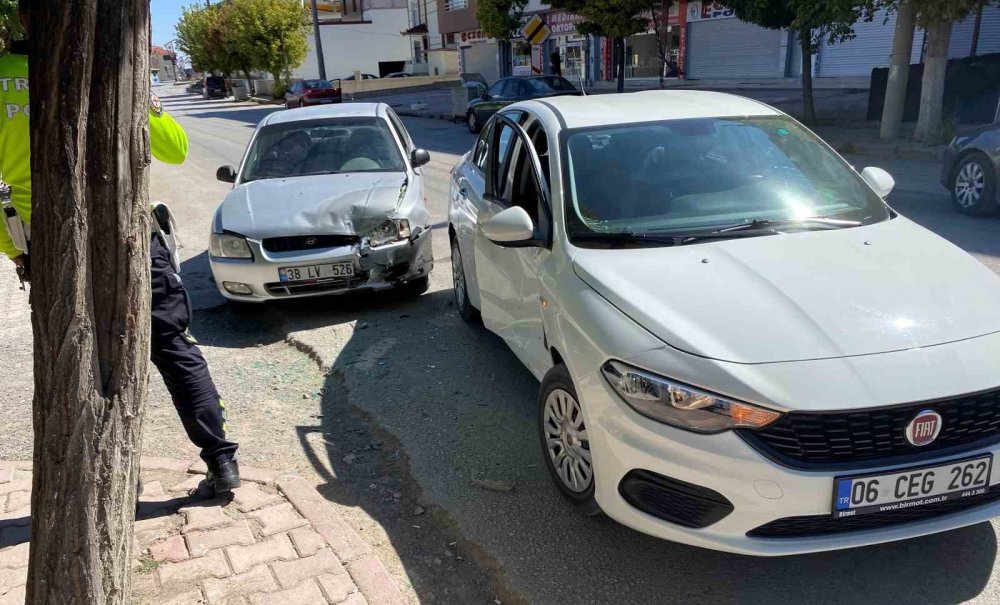 Konya’da otomobiller çarpıştı