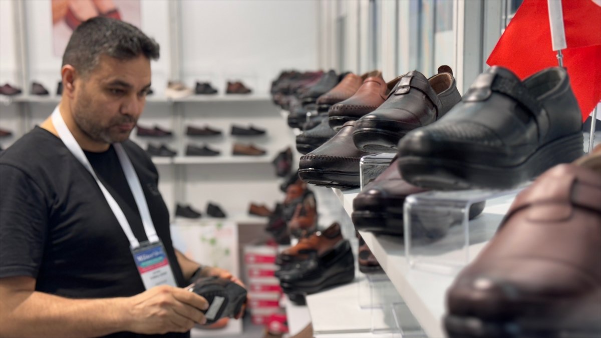 master-shoes-konya-ayakkabi-ve-canta-moda-fuari-3.jpg
