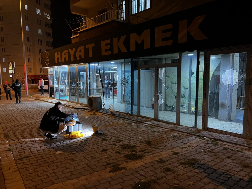 Kayseri'de fırına silahlı saldırı; o anlar kamerada