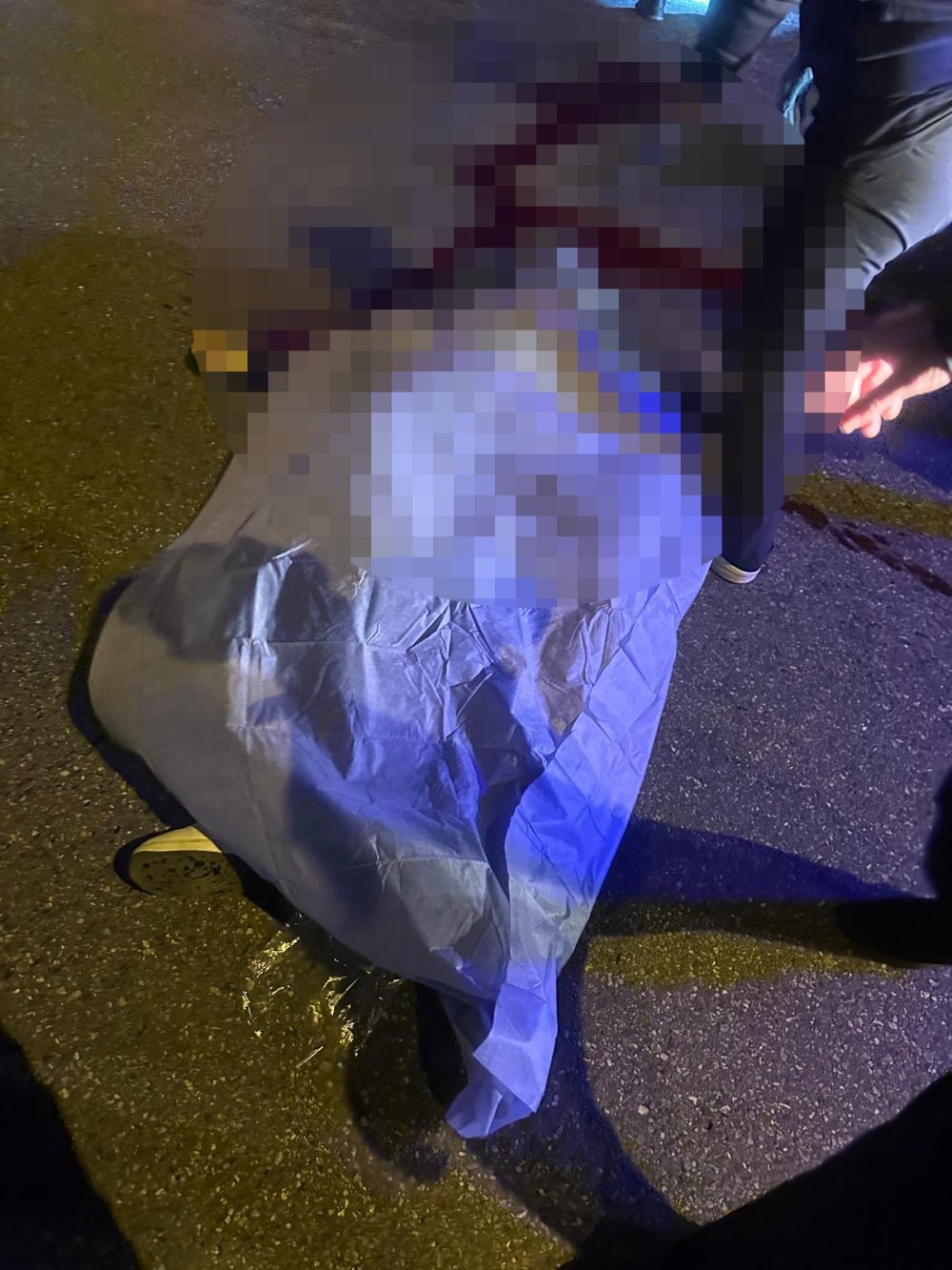 Otomobil, refüje çarpıp takla attı; 1 ölü, 3 yaralı