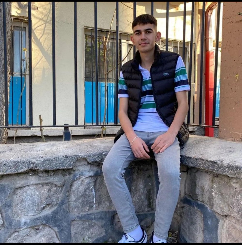 Halı saha maçında kalp krizi geçirdi, yaşamını yitirdi