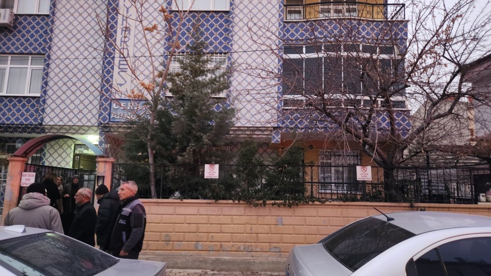 Konya'da eski muhtar ve eşine acı veda! Gözyaşları arasında defnedildiler