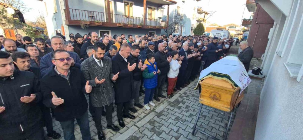 3 genç dualarla son yolculuğuna uğurlandı