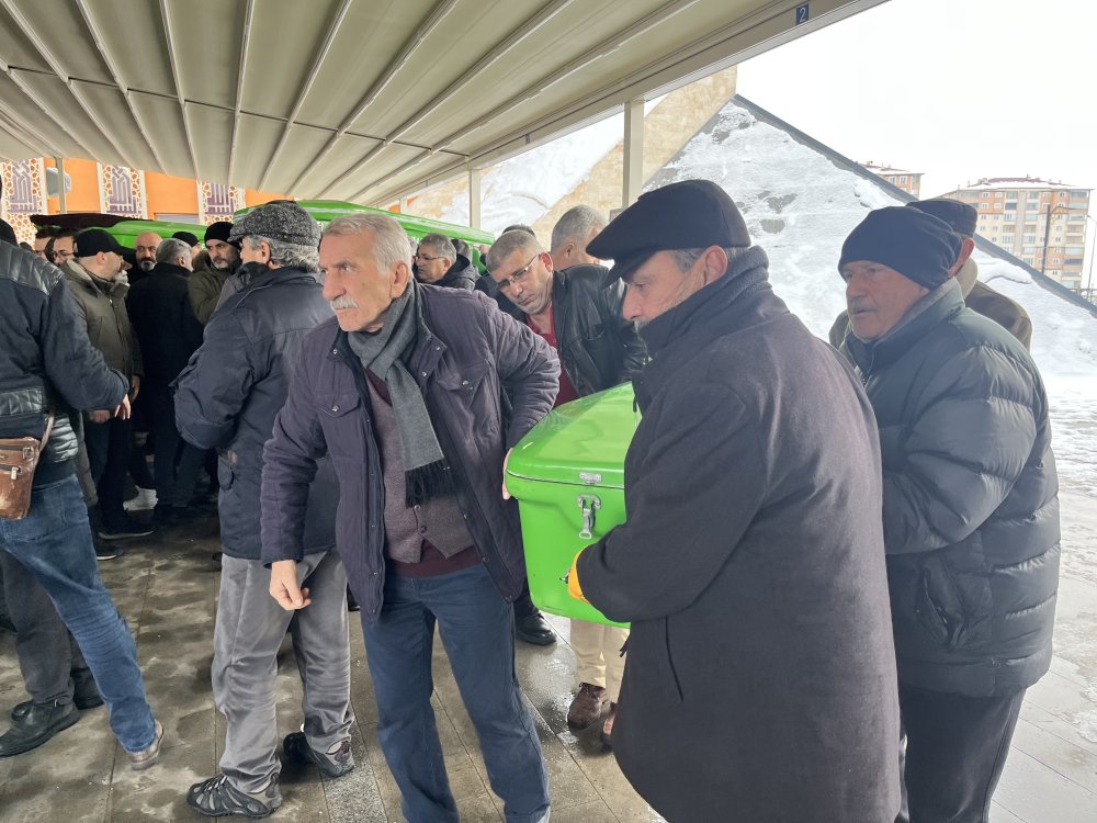 Sivas'ta emekli sınıf öğretmeni Hüseyin İnangu'ya acı veda