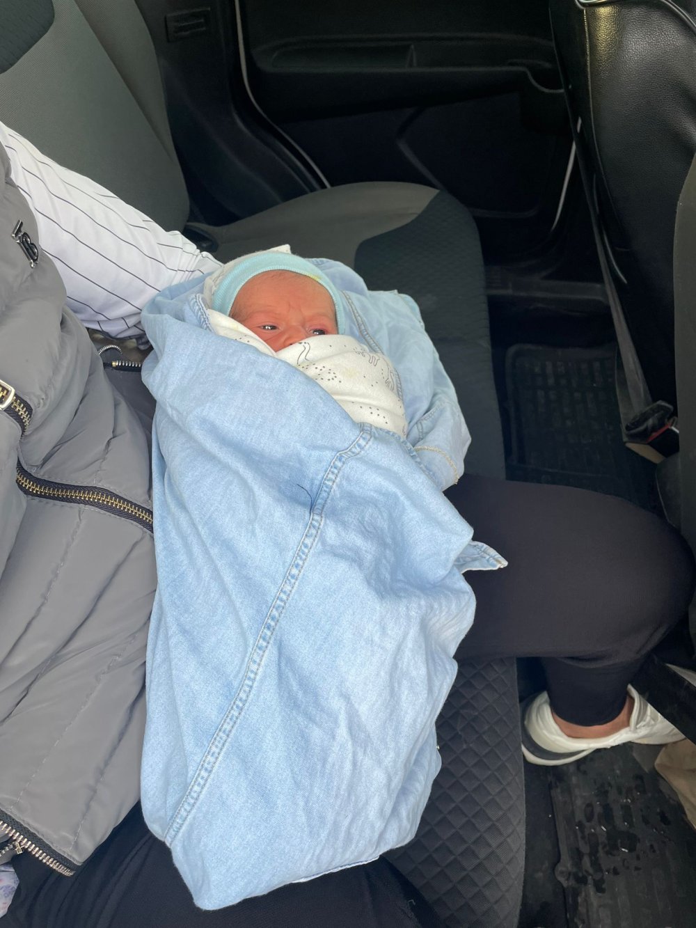 Çöp konteynerinin yanında 1 aylık bebek bulundu