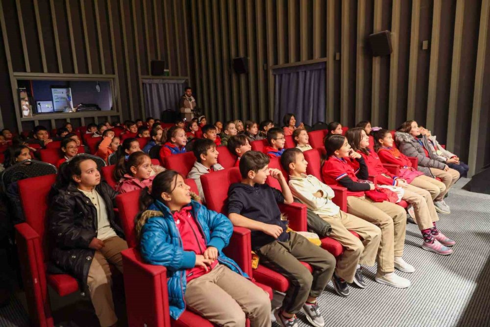 Konya'da tiyatro aracılığıyla sıfır atık bilinci aşılanıyor