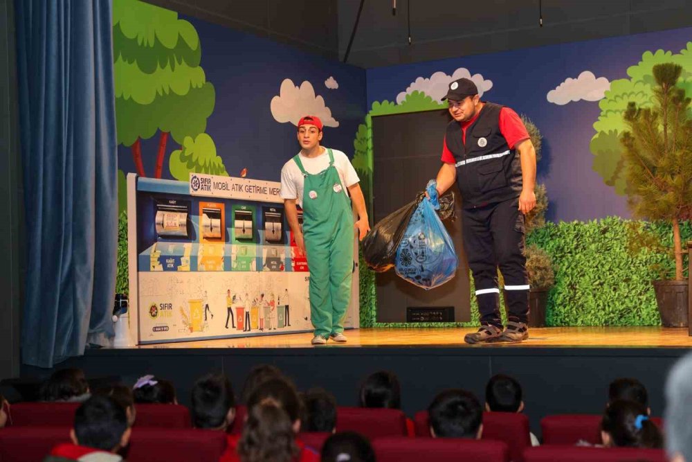 Konya'da tiyatro aracılığıyla sıfır atık bilinci aşılanıyor