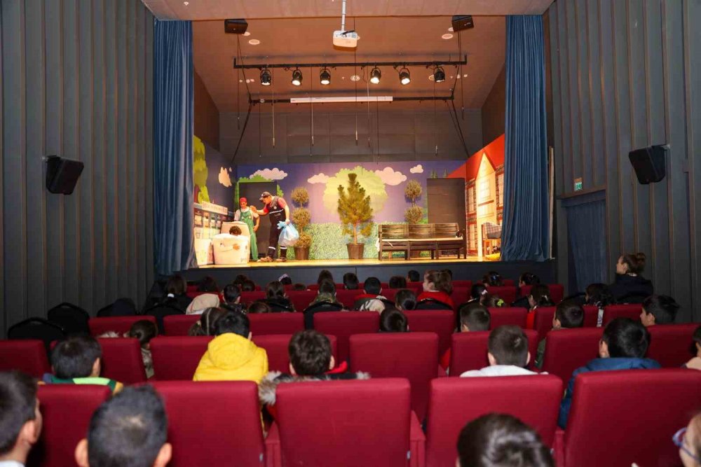 Konya'da tiyatro aracılığıyla sıfır atık bilinci aşılanıyor