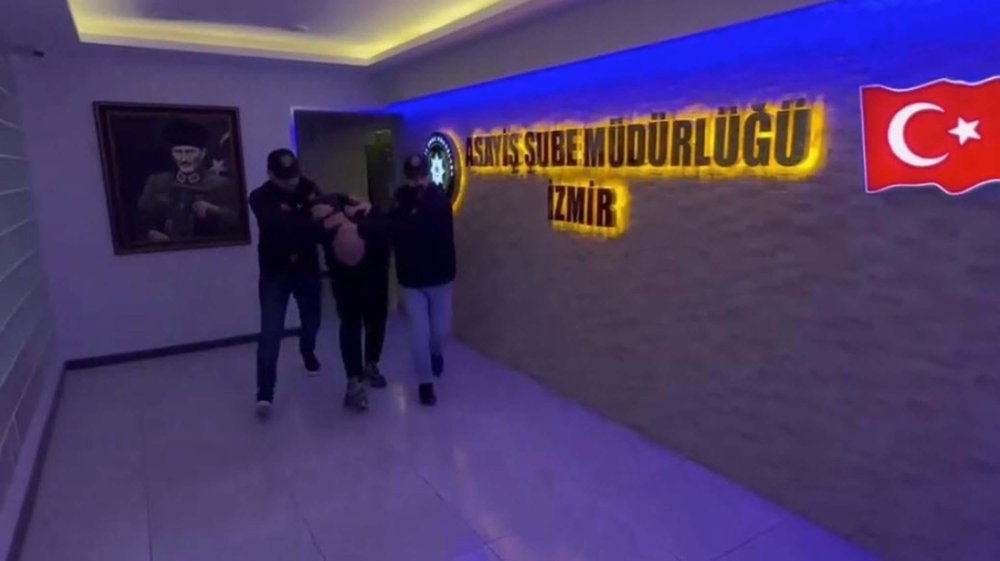 Erkek arkadaşının aracında başından vurulan kadın toprağa verildi