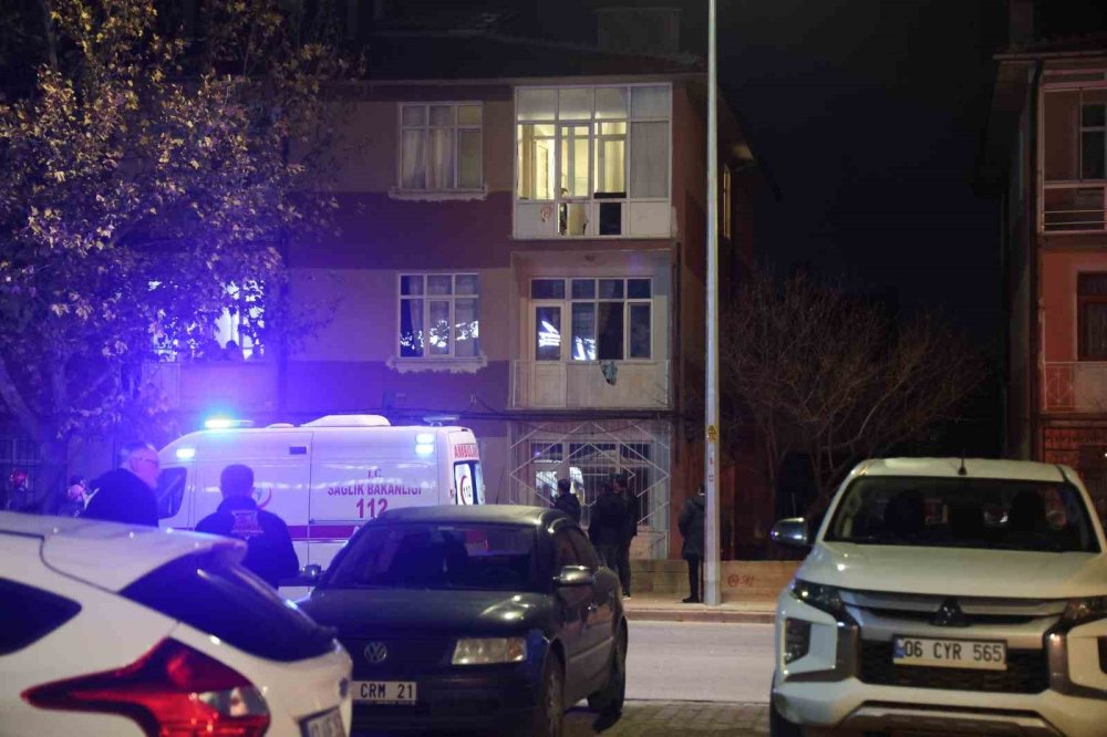 Konya merkezde bunalıma giren şahıs polise zorluk çıkardı