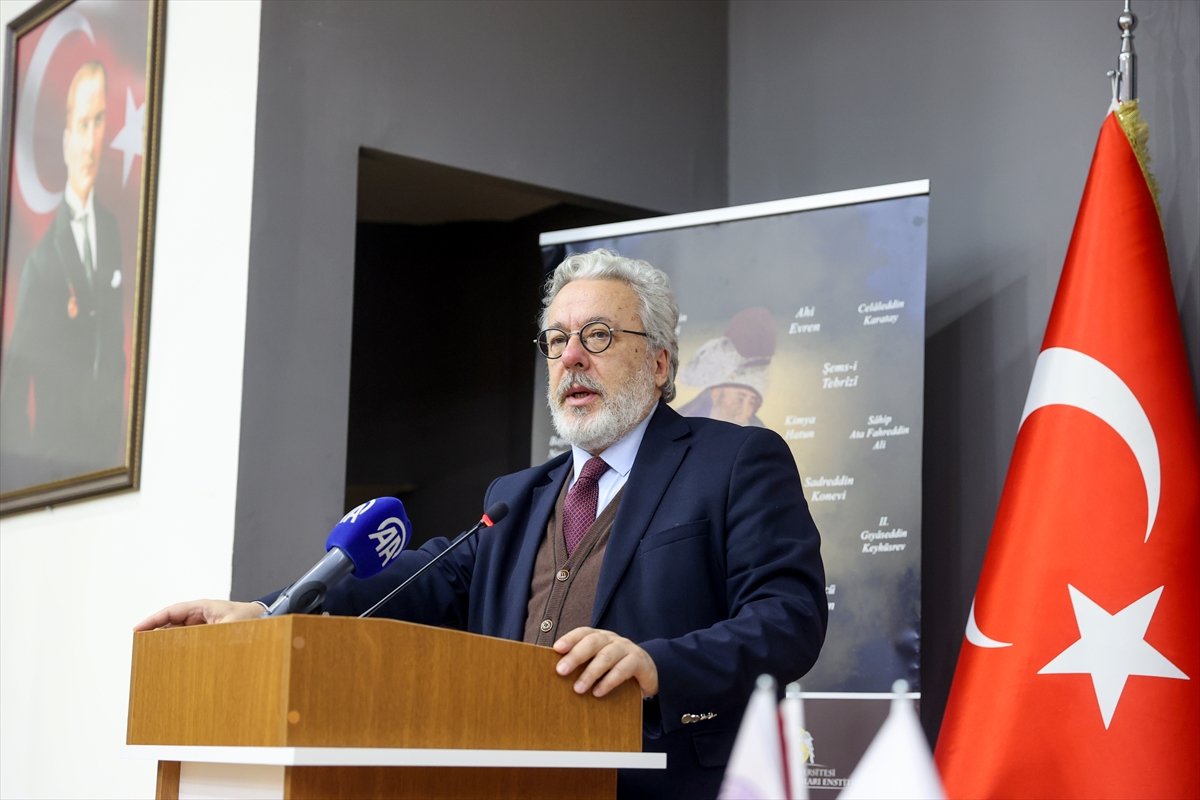islam-tarih-sanat-ve-kultur-arastirma-merkezi-ircica-genel-direktoru-prof-dr-mahmut-erol-kilic.jpg