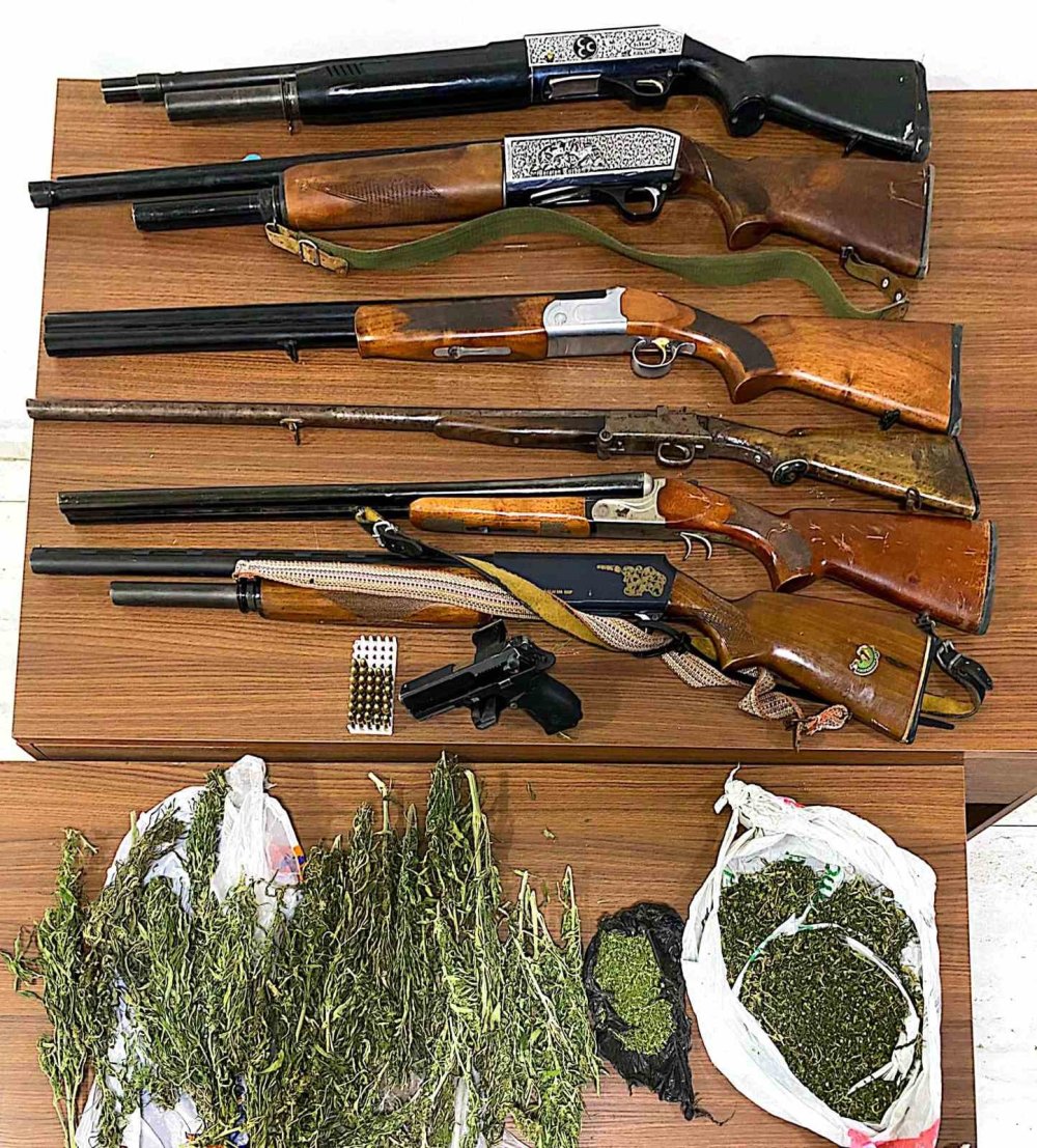 Konya'da uyuşturucu ticareti yapan aileye gözaltı