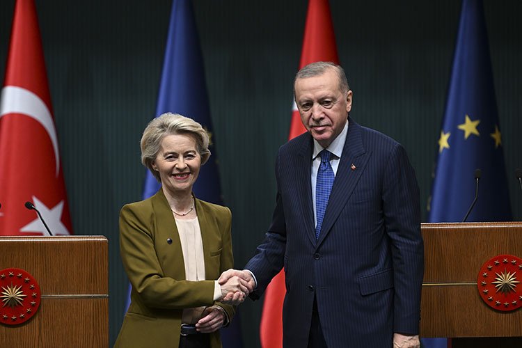 cumhurbaskani-recep-tayyip-erdogan-ab-komisyonu-baskani-ursula-von-der-leyen-ile-ortak-basin-toplantisi-duzenledi-2.jpg
