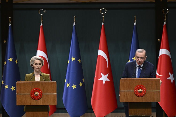 cumhurbaskani-recep-tayyip-erdogan-ab-komisyonu-baskani-ursula-von-der-leyen-ile-ortak-basin-toplantisi-duzenledi-3.jpg