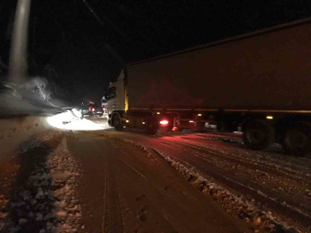 Antalya-Konya karayolunda kar yağışı