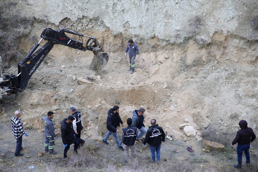 Denizli'de evde ölü doğan bebeği gömdükleri iddiasıyla yakalanan 2 şüpheli serbest kaldı