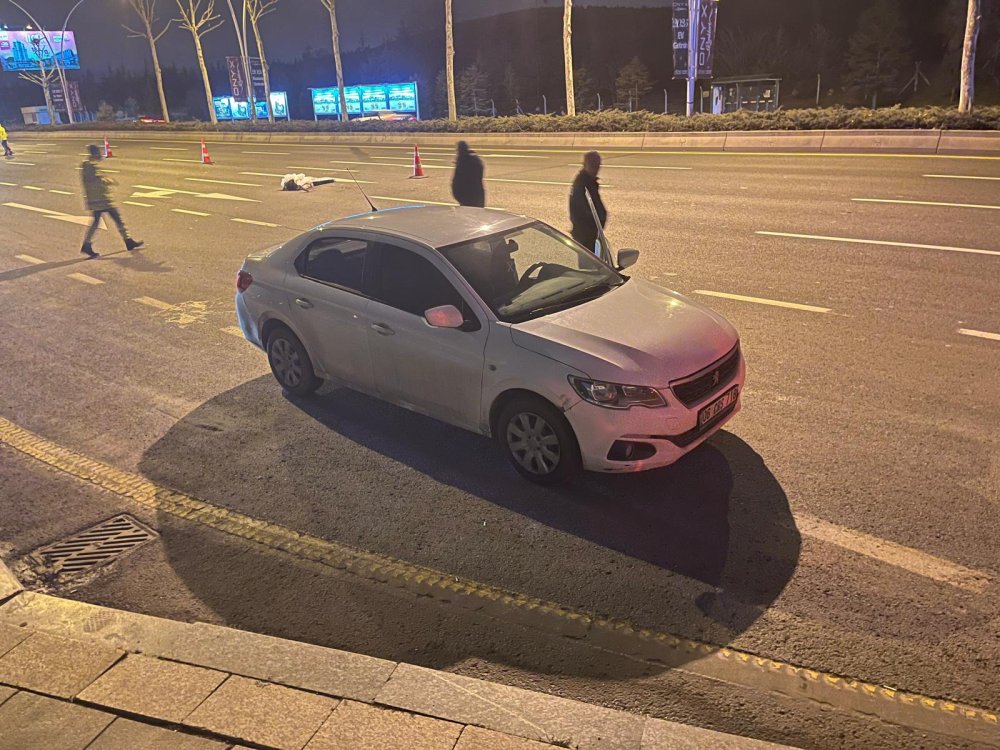 Ankara’da seyir halindeki araçtan atlayan genç kız hayatını kaybetti
