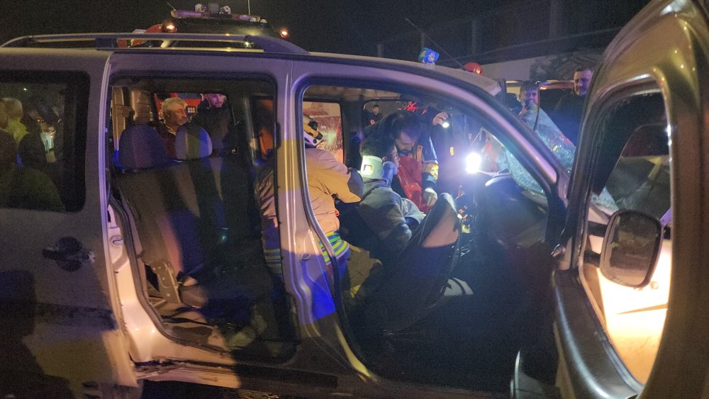 Düzce'de zincirleme kaza! Çok sayıda yaralı var