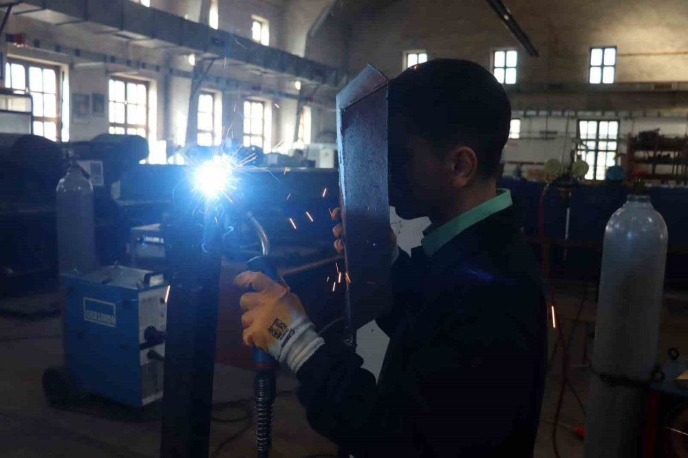 Mezunlarını 'patron' yapan okul!