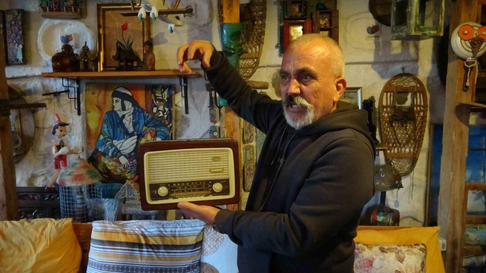 Evini müzeye dönüştürdü