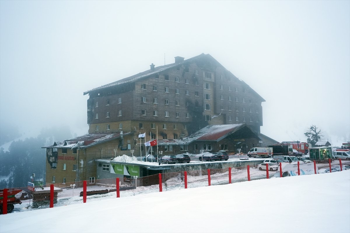 kartalkayadaki-otel-yangini.jpg
