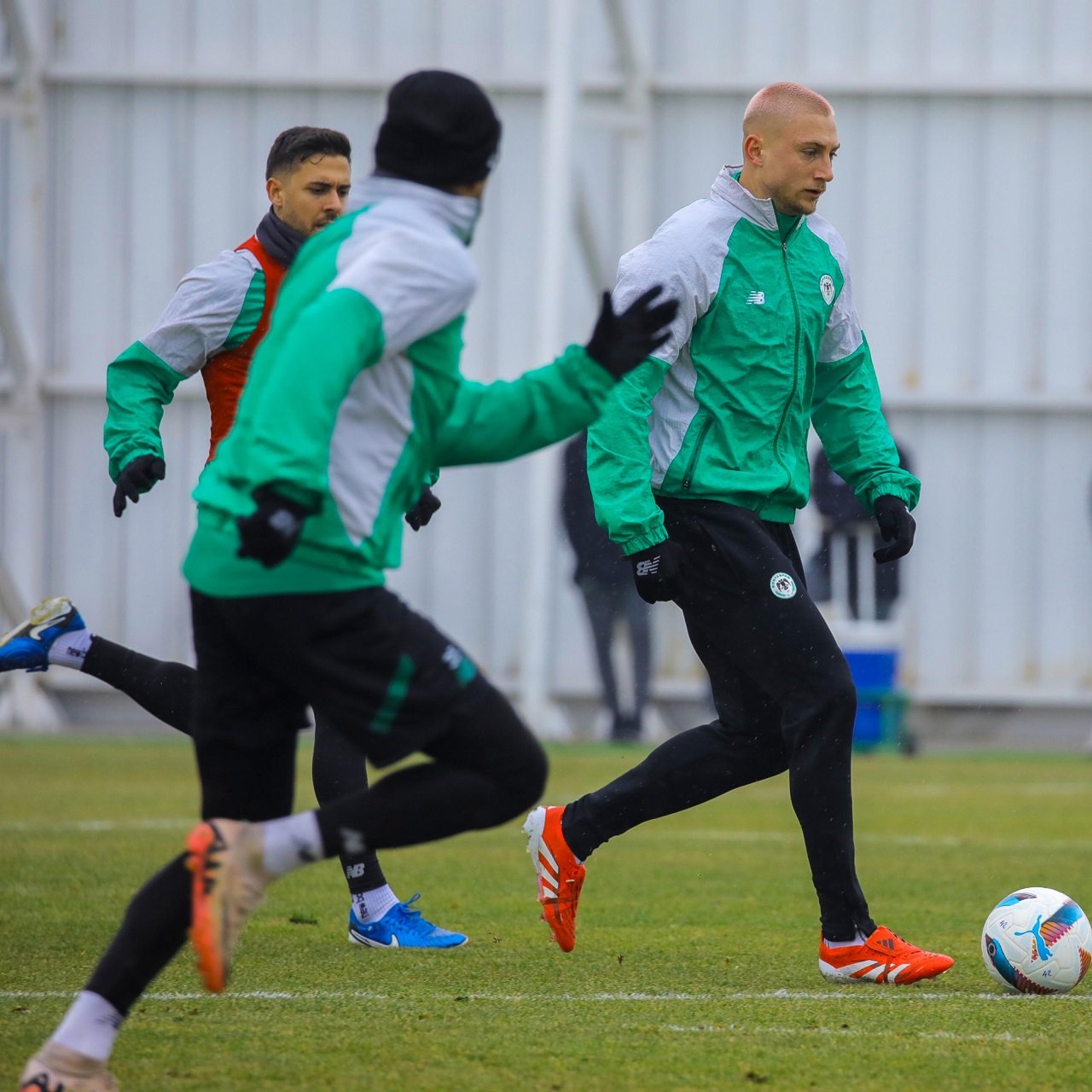 konyaspor-hazirliklarini-surduruyor-001.jpg