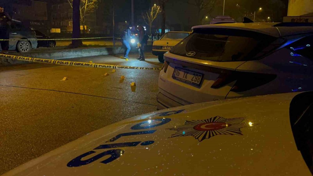 Kasklı motosikletli, 3 kişiye ateş açıp kayıplara karıştı: 2’si ağır, 3 yaralı