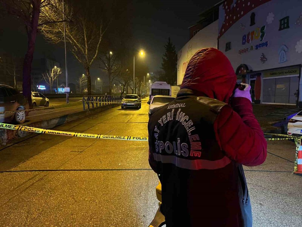 Kasklı motosikletli, 3 kişiye ateş açıp kayıplara karıştı: 2’si ağır, 3 yaralı