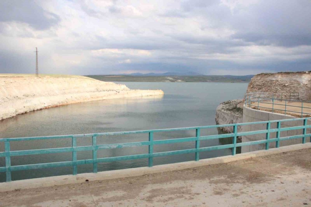 Konya Ovası'nda tehlike... 50 yıllık ihtiyaç için yapılan baraj kuruma noktasına geldi