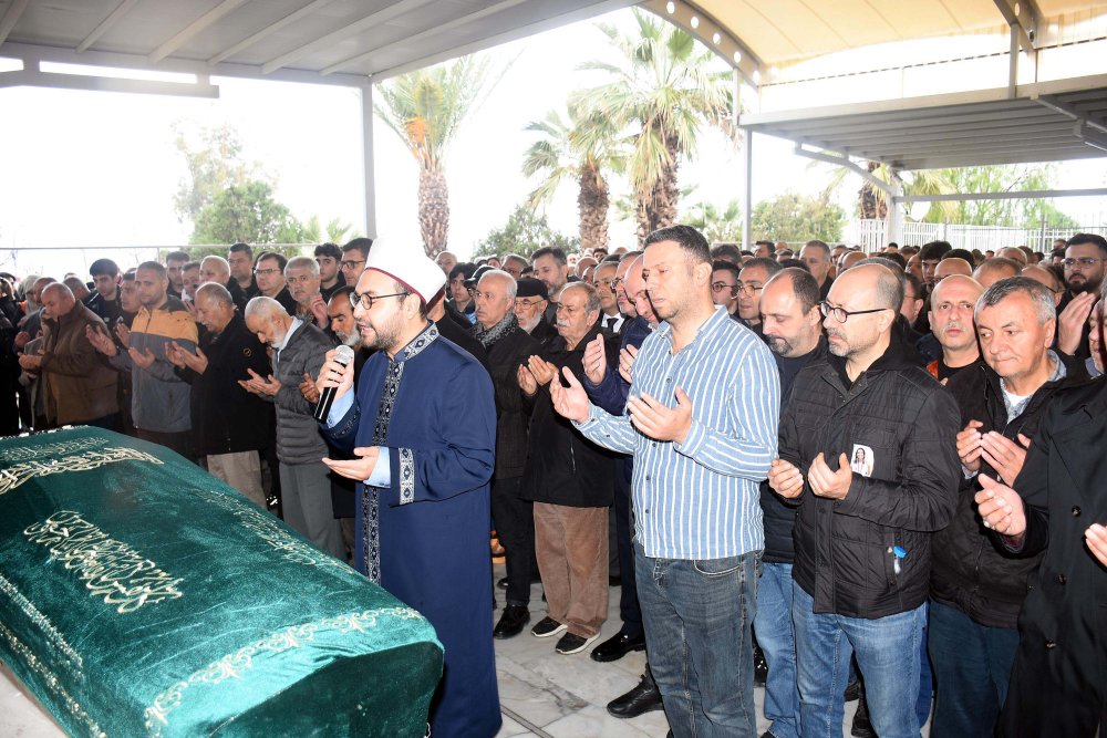 Konya'daki kazada hayatını kaybeden eskrimcinin hayalleri yarım kaldı