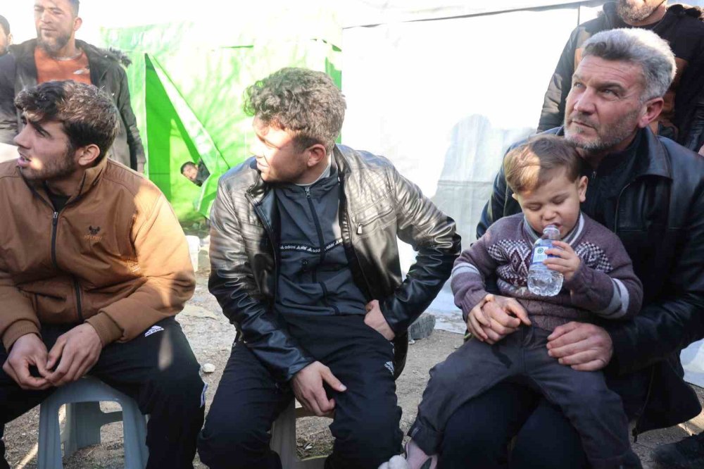 Konya’da 4 katlı binanın enkazından sağ çıkan amca yeğen konuştu