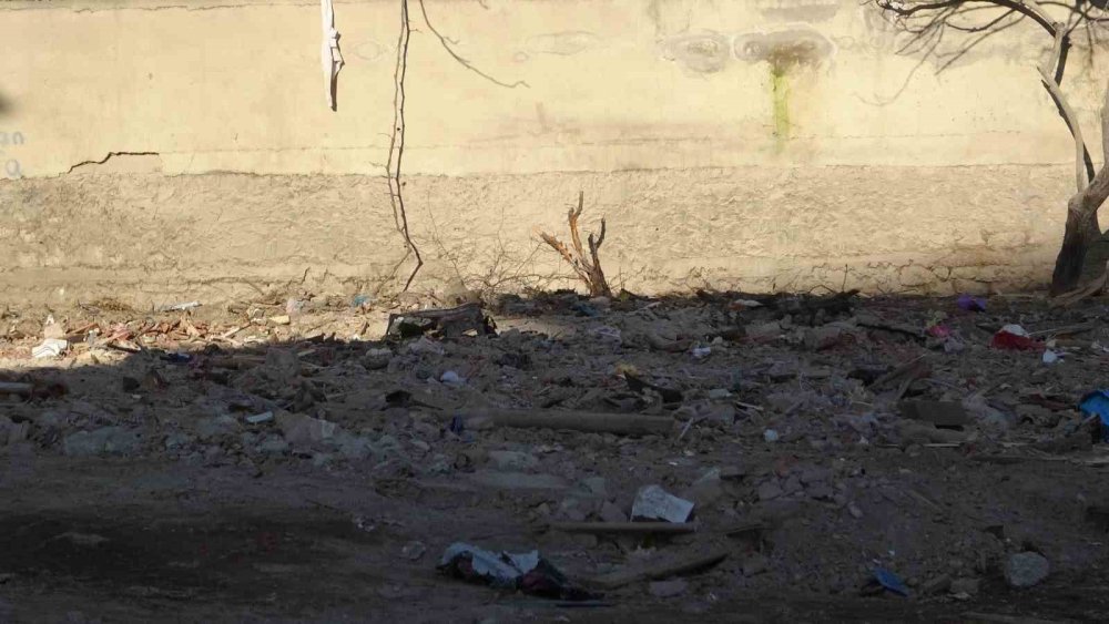 Konya'da çöken binadan son anda çıkan kardeşler: Her şeyimizi kaybettik