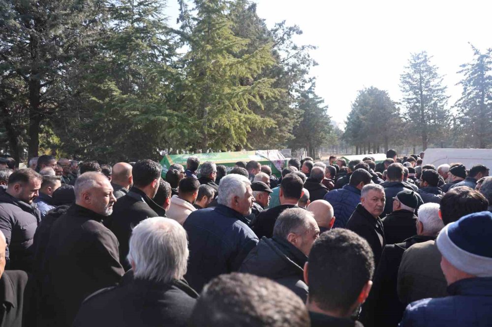 Konya’daki cinnet bir aileyi yok etti