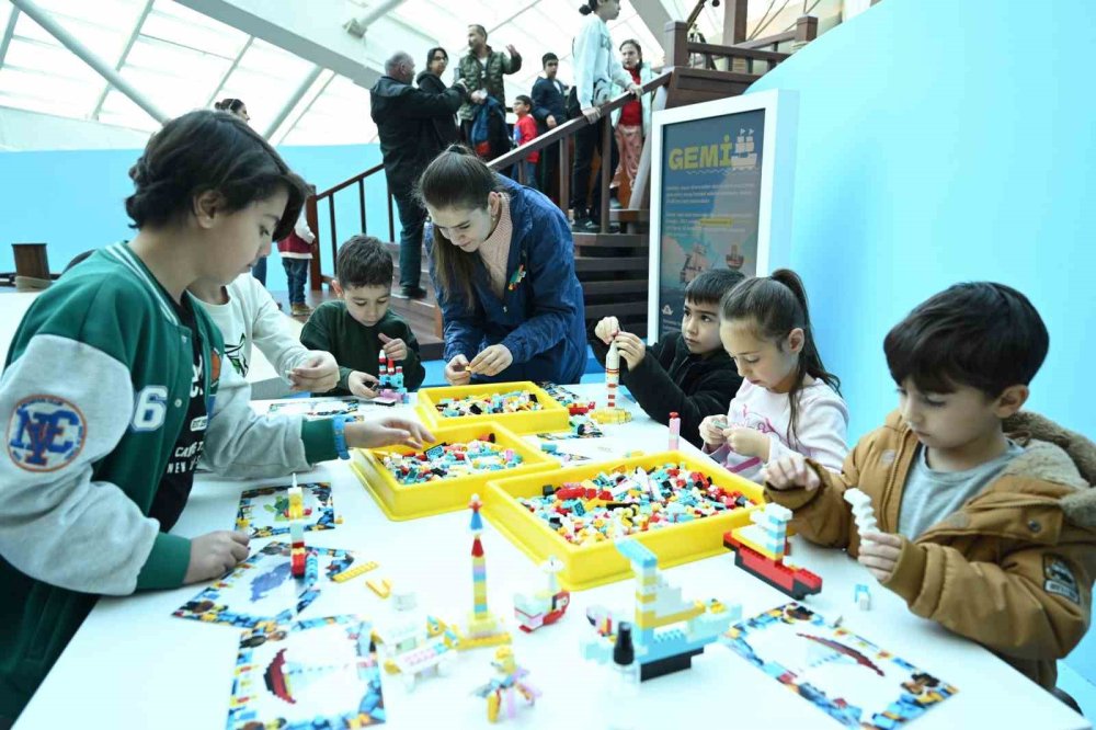 Konya'daki öğrenciler yarıyıl tatilinde Bilim Merkezi'ne akın etti